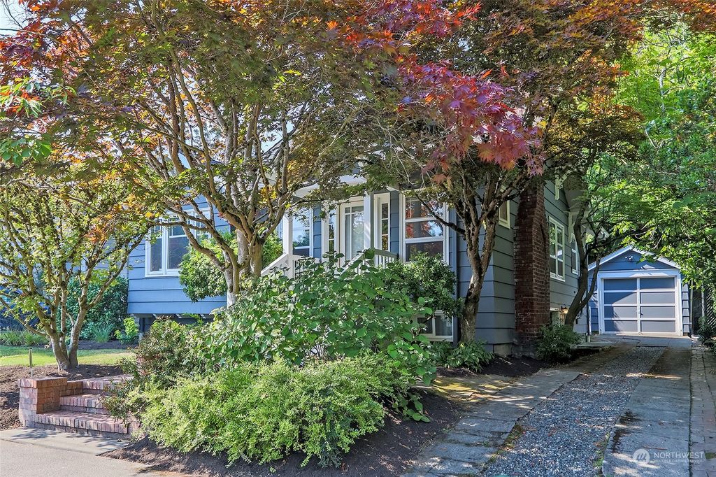 Photo of 2407 25th Avenue E, Seattle, WA 98112 (MLS # 2291669)