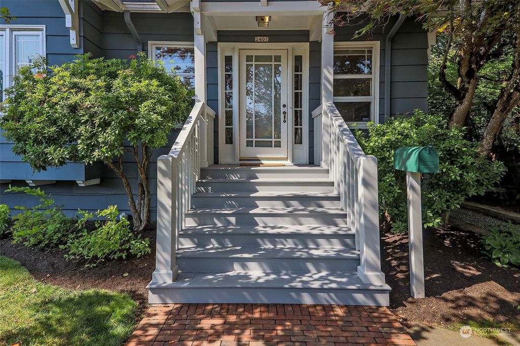 Photo of 2407 25th Avenue E, Seattle, WA 98112 (MLS # 2291669)