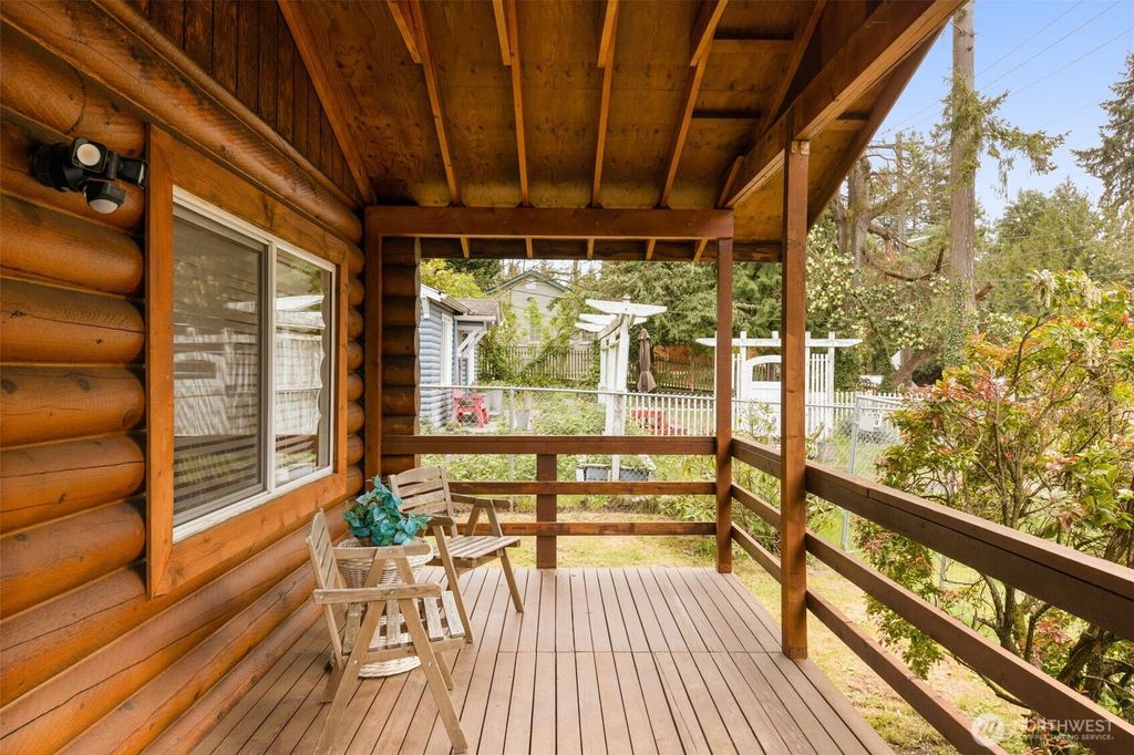 Photo of 14508 6th Ave Ave NE, Shoreline, WA 98155 (MLS # 2507177)