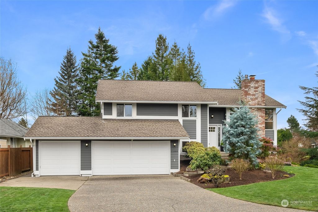 Photo of 11644 132nd Court NE, Redmond, WA 98052 (MLS # 2204901)
