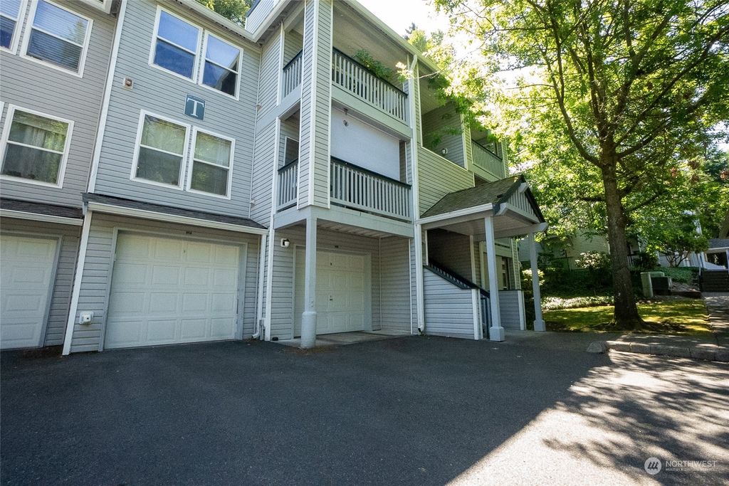 Photo of 33020 10th Avenue SW #T204, Federal Way, WA 98023 (MLS # 2135193)