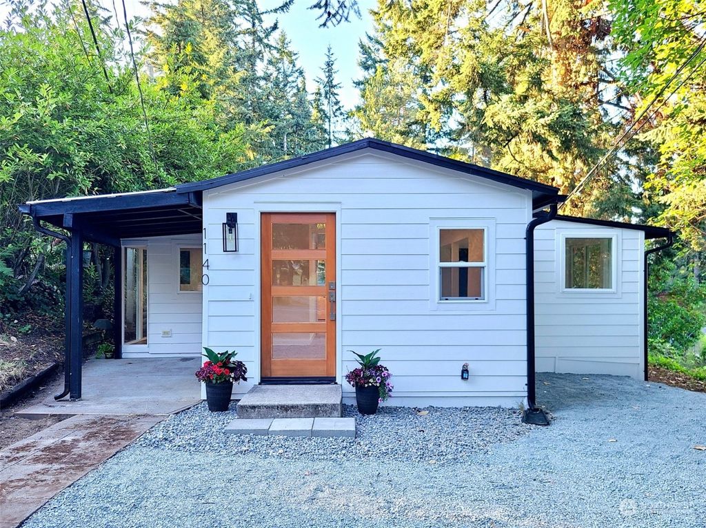 Photo of 1140 NE Perkins Way, Shoreline, WA 98155 (MLS # 2139526)