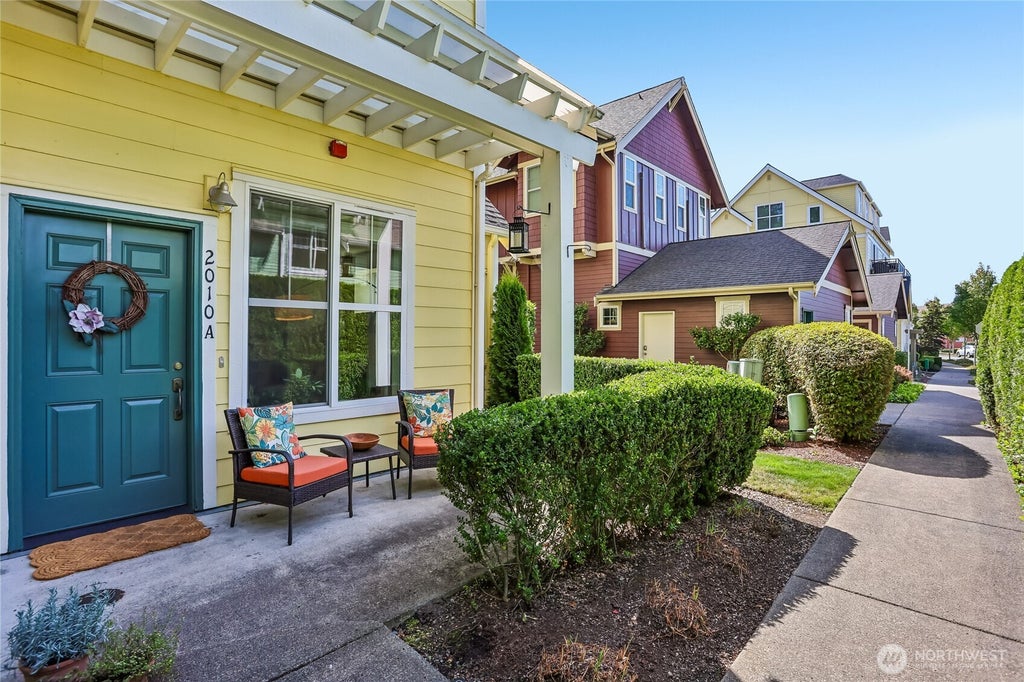 Photo of 2010 NE Katsura Street #A, Issaquah, WA 98029 (MLS # 2580425)