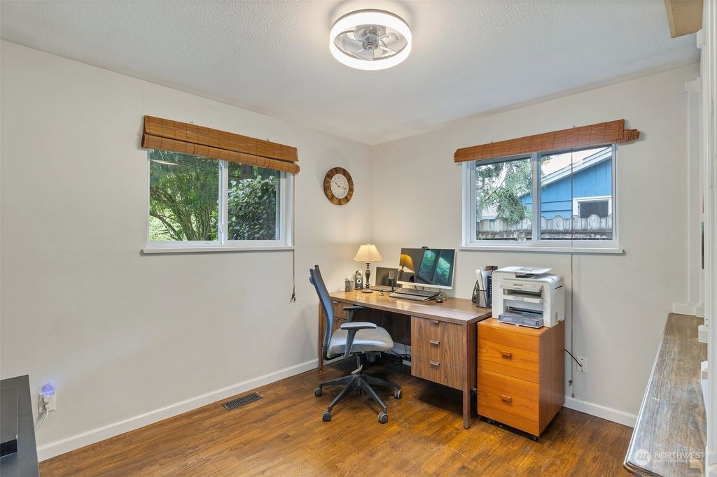 listing image 9362483291216584160