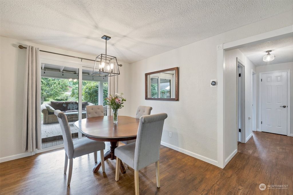listing image 9367545393096731750