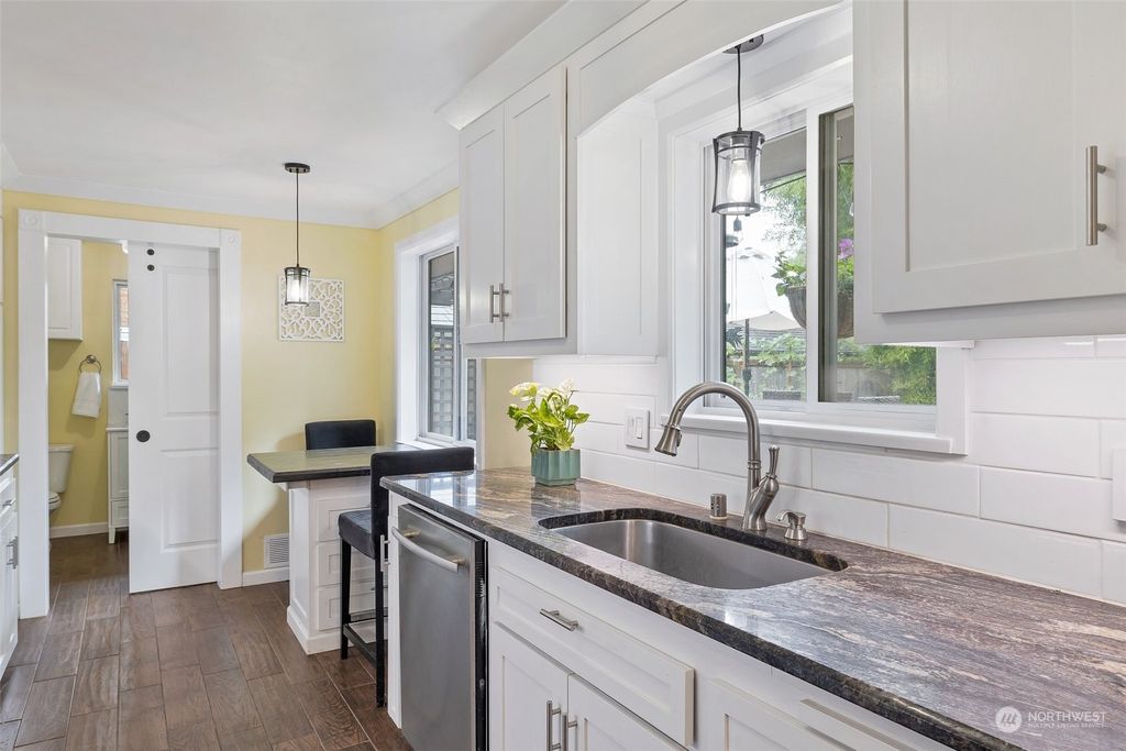 listing image 9365696123425527685