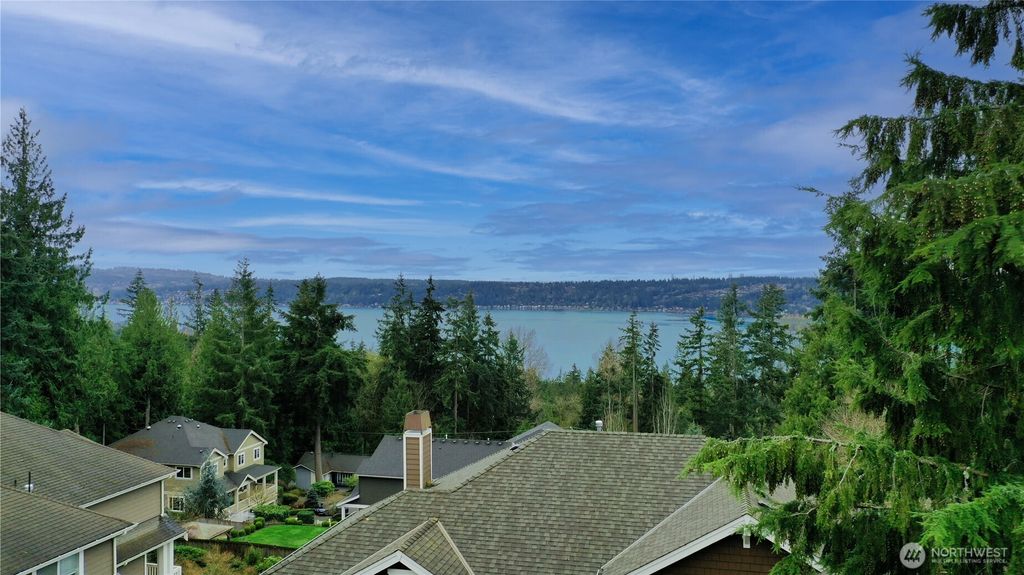 Photo of 246 211th Place NE, Sammamish, WA 98074 (MLS # 2464752)