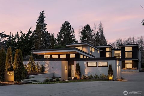 8024 NE 8th St Medina WA 98039