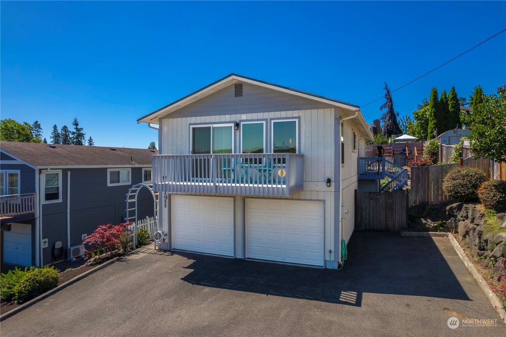 Photo of 21411 5th Place S, Des Moines, WA 98198 (MLS # 2146681)