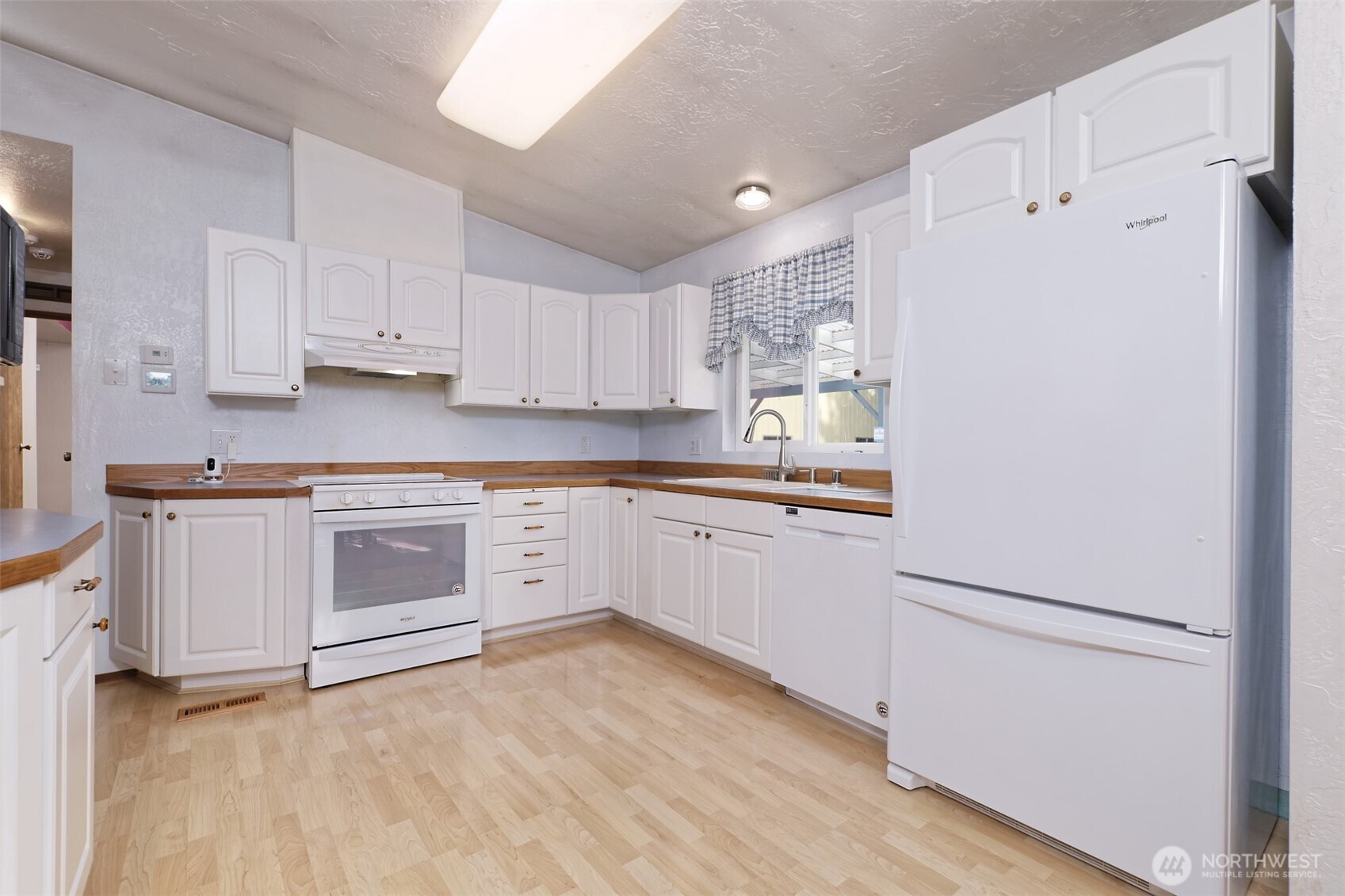 60 E Lakewood Court