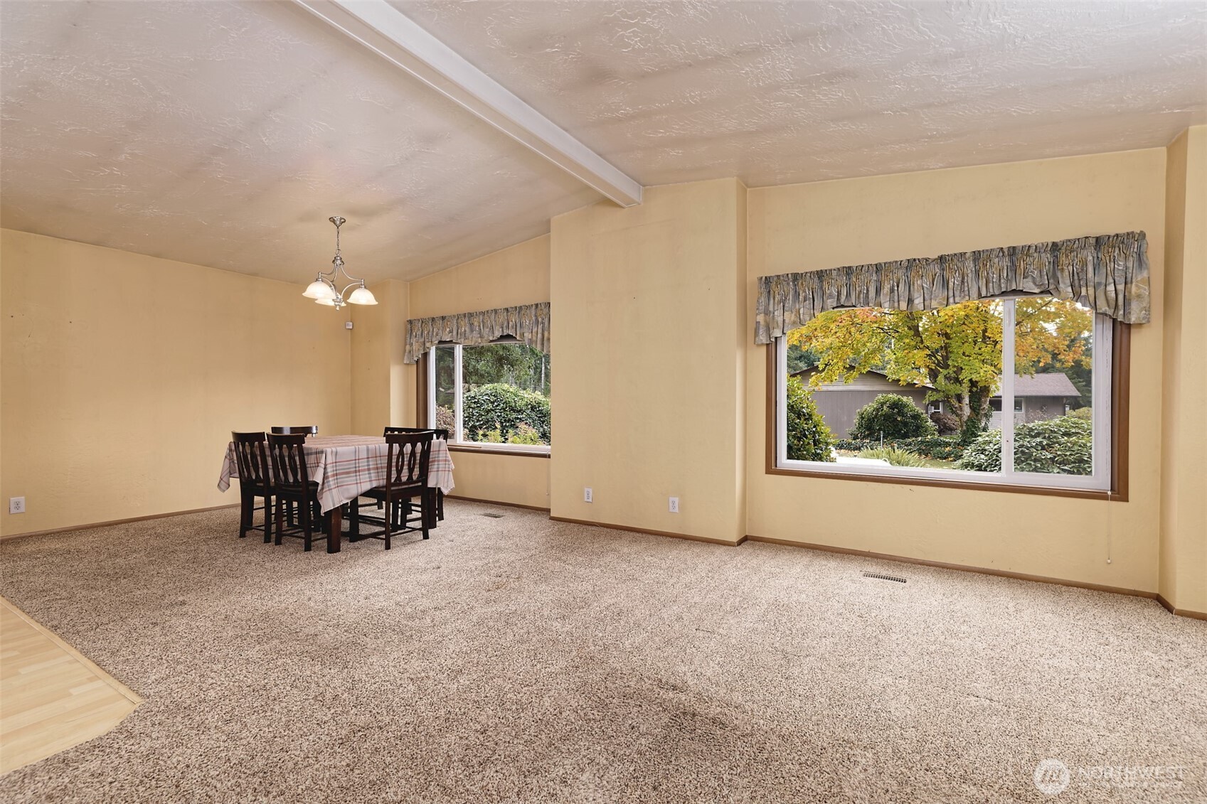 60 E Lakewood Court