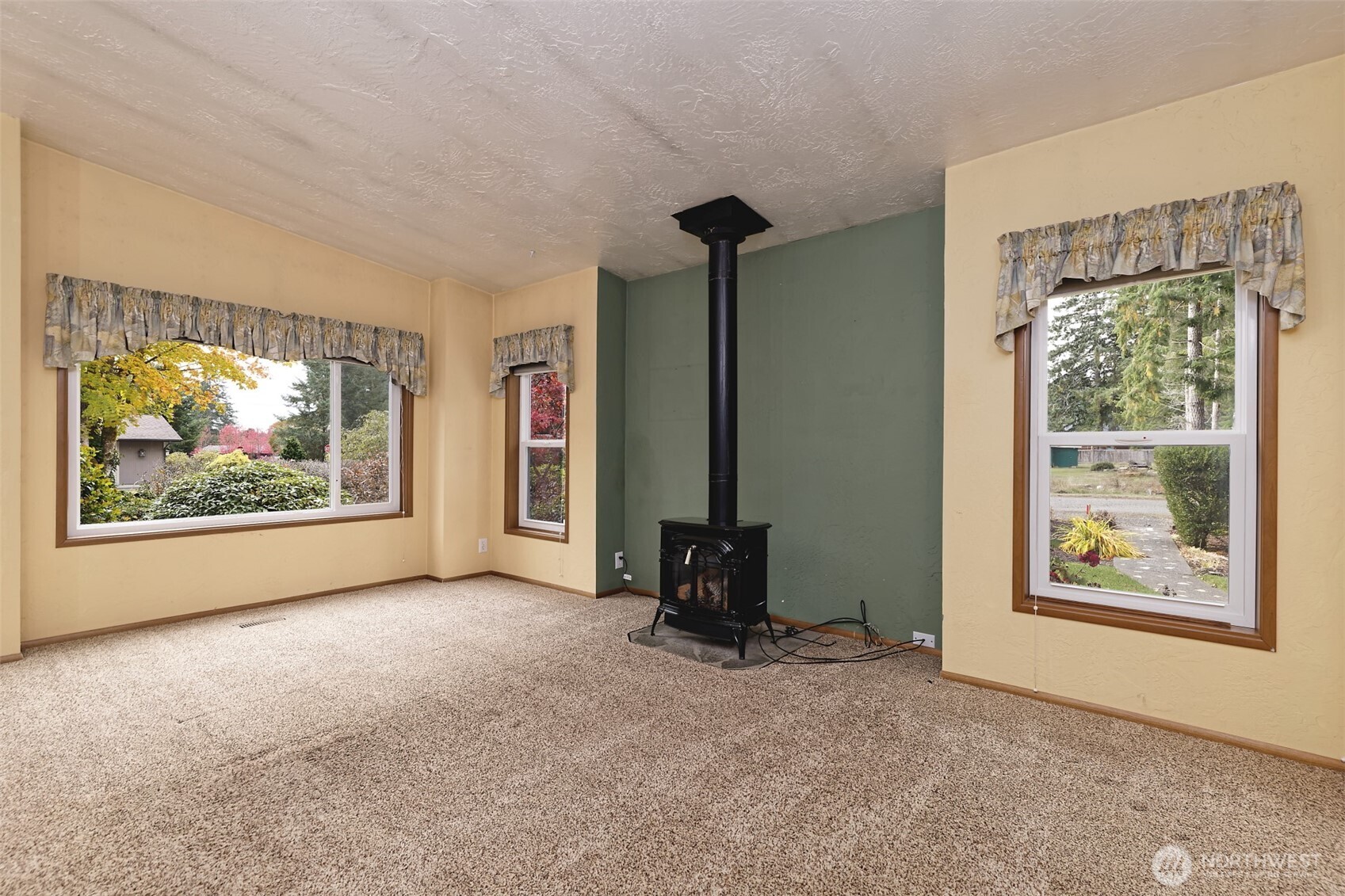60 E Lakewood Court