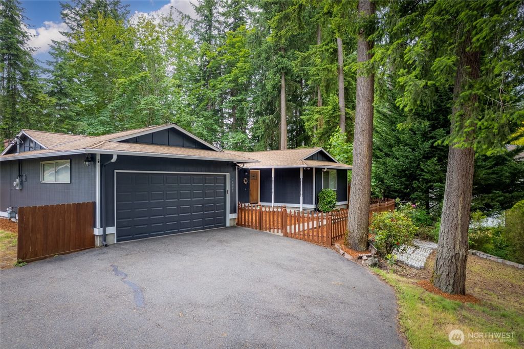 Photo of 16809 SE 149th Street, Renton, WA 98059 (MLS # 2385787)