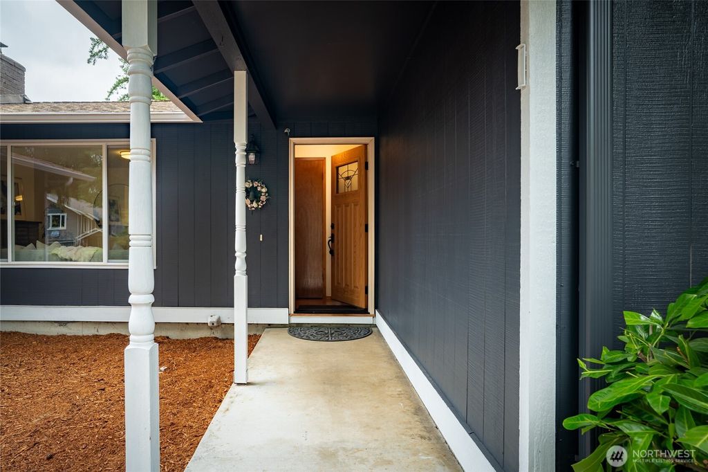 Photo of 16809 SE 149th Street, Renton, WA 98059 (MLS # 2385787)