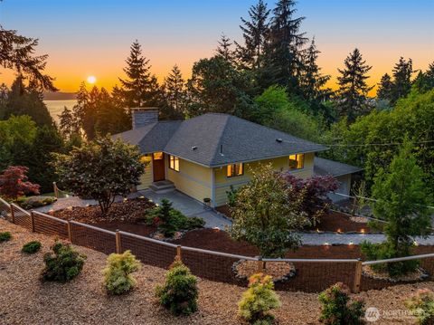 Photo of 16311 25th Avenue SW, Burien, WA 98166 (MLS # 2523029)