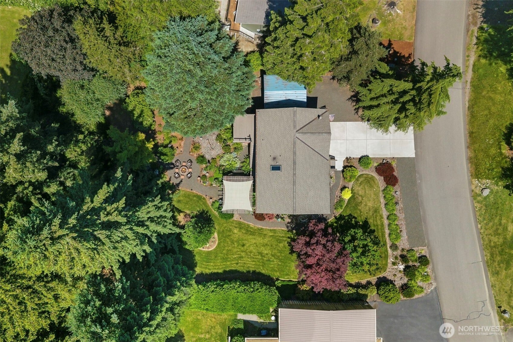 141 NE Mahonia Drive