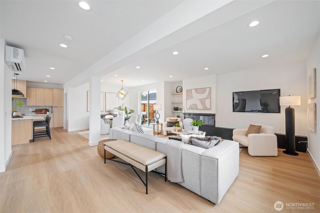 Photo of 11256 Evanston Avenue N, Seattle, WA 98133 (MLS # 2432638)