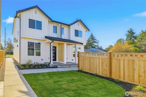 Photo of 5128 N 39 Street #B, Tacoma, WA 98407 (MLS # 2531157)