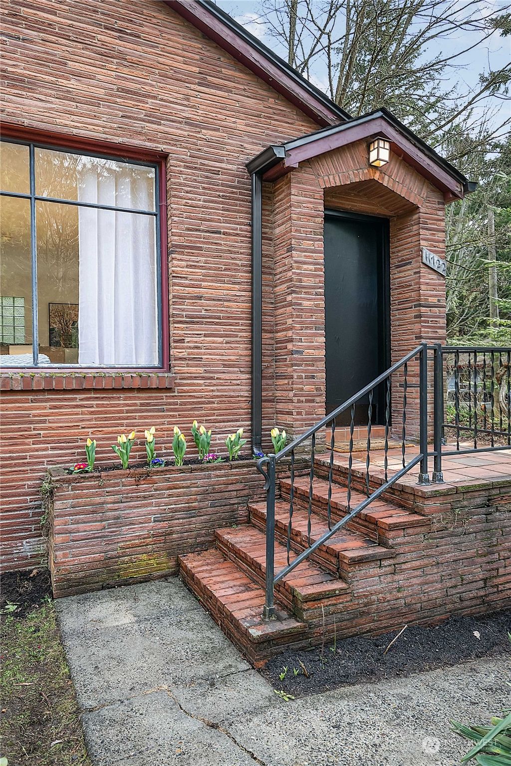 Photo of 11722 36th Avenue NE, Seattle, WA 98125 (MLS # 2033373)