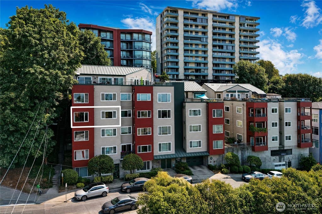 Photo of 524 6th Avenue W #302, Seattle, WA 98119 (MLS # 2570324)