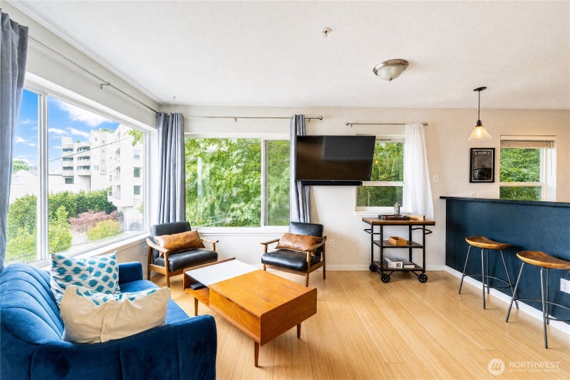 524 6th Avenue W 302