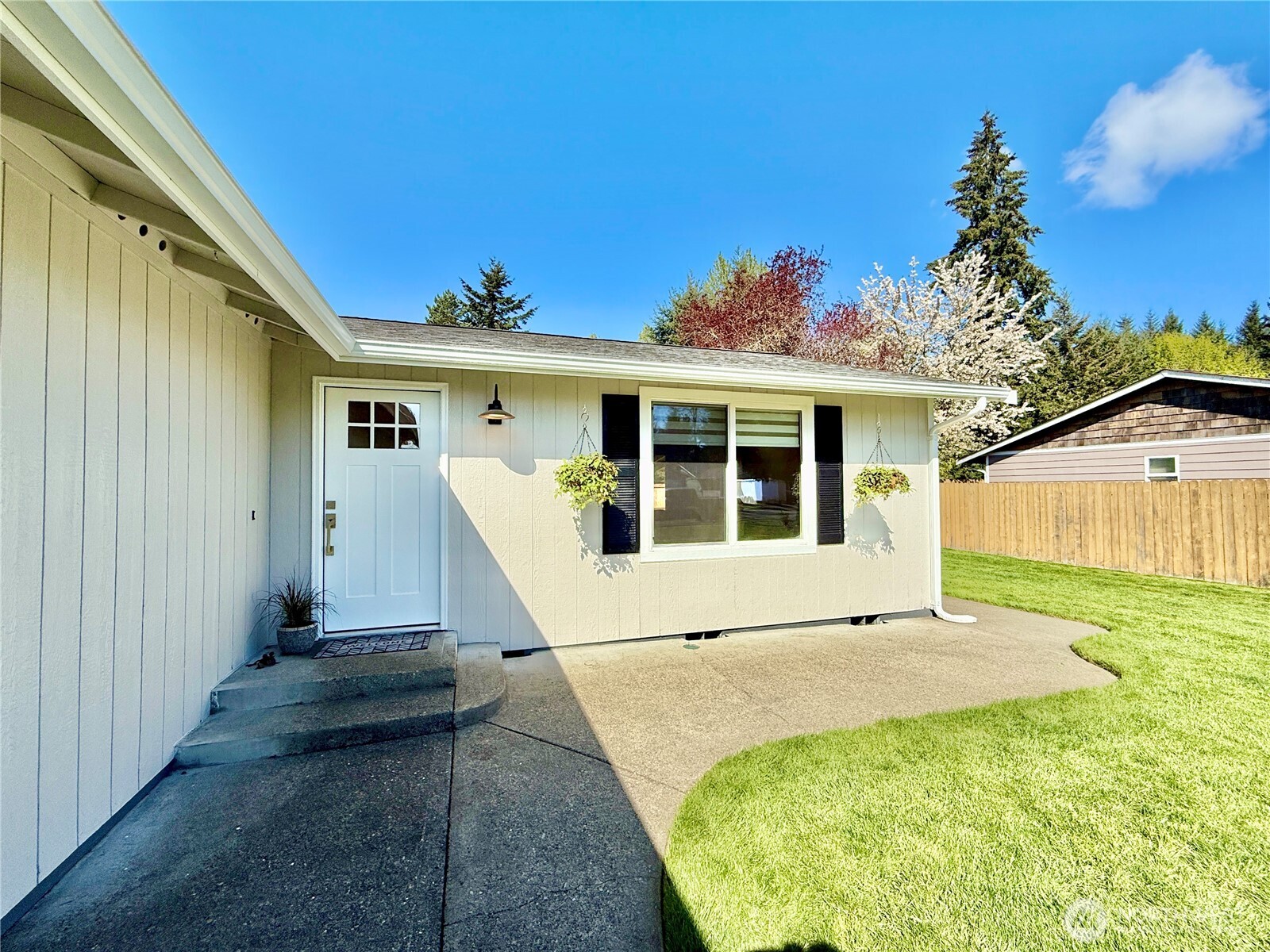 4713 Stikes Drive SE