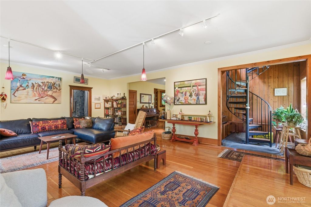 Photo of 802 16th Avenue, Seattle, WA 98122 (MLS # 2521381)