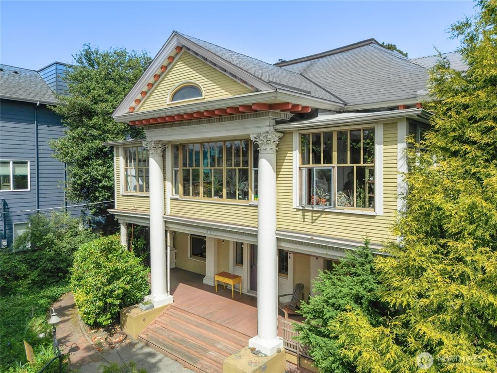 Photo of 802 16th Avenue, Seattle, WA 98122 (MLS # 2521381)