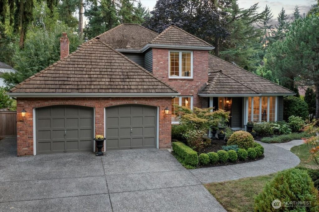 Photo of 14125 NE 61st Street, Redmond, WA 98052 (MLS # 2439501)