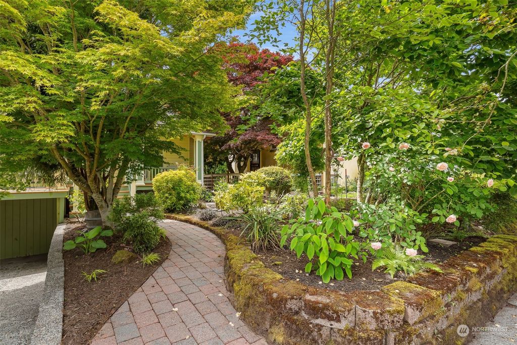 Photo of 643 NW 78th Street, Seattle, WA 98117 (MLS # 2254097)