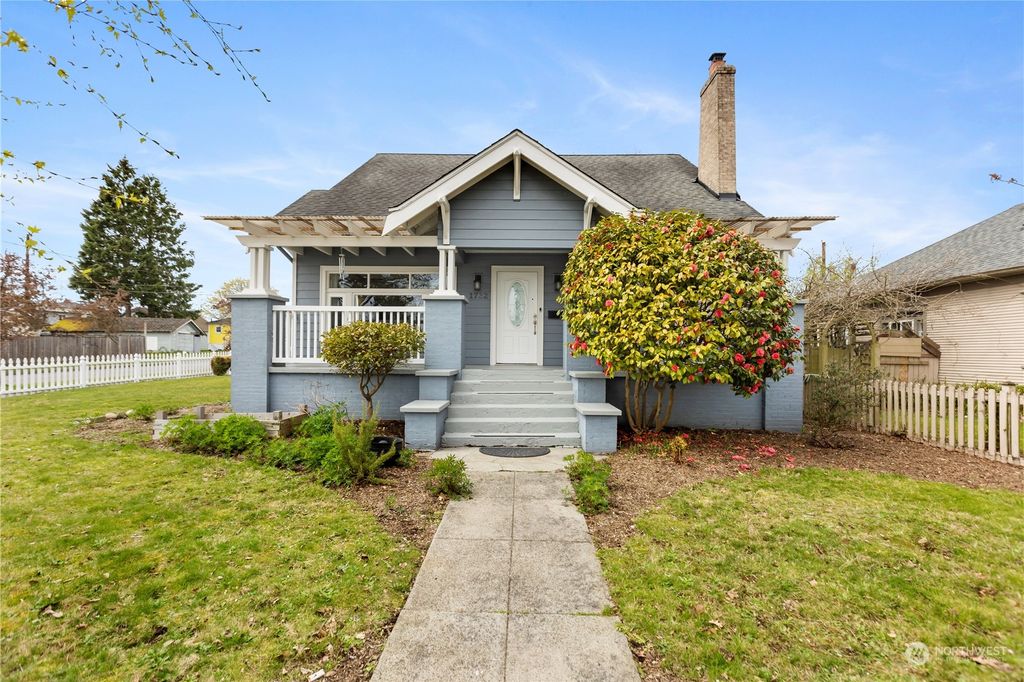 Photo of 1732 Virginia Avenue, Everett, WA 98201 (MLS # 2057997)