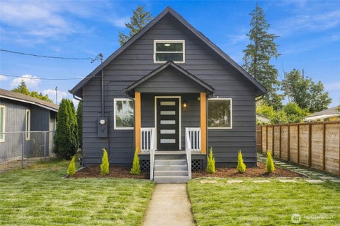 Photo of 506 L Street SE, Auburn, WA 98002 (MLS # 2581749)