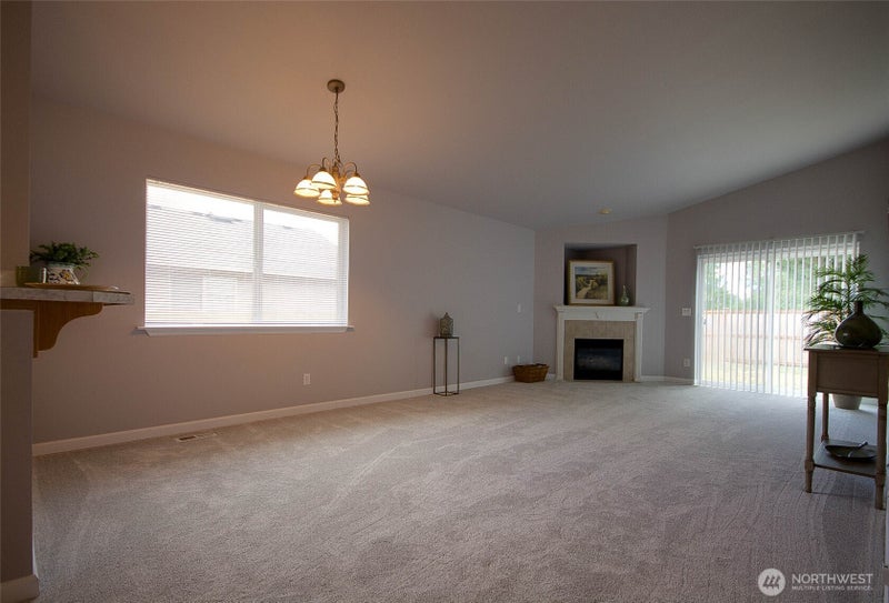 15207 Carter Loop SE