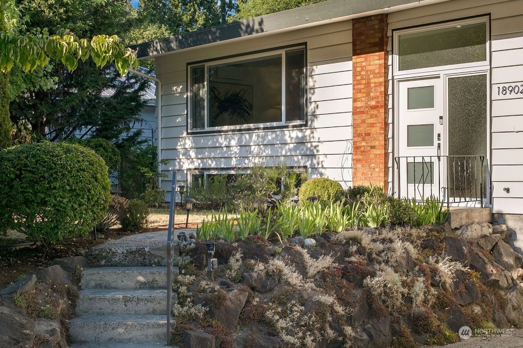 Photo of 18902 33rd Avenue NE, Lake Forest Park, WA 98155 (MLS # 2135099)