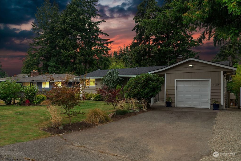 Photo of 6109 186th Street SW, Lynnwood, WA 98037 (MLS # 1996998)
