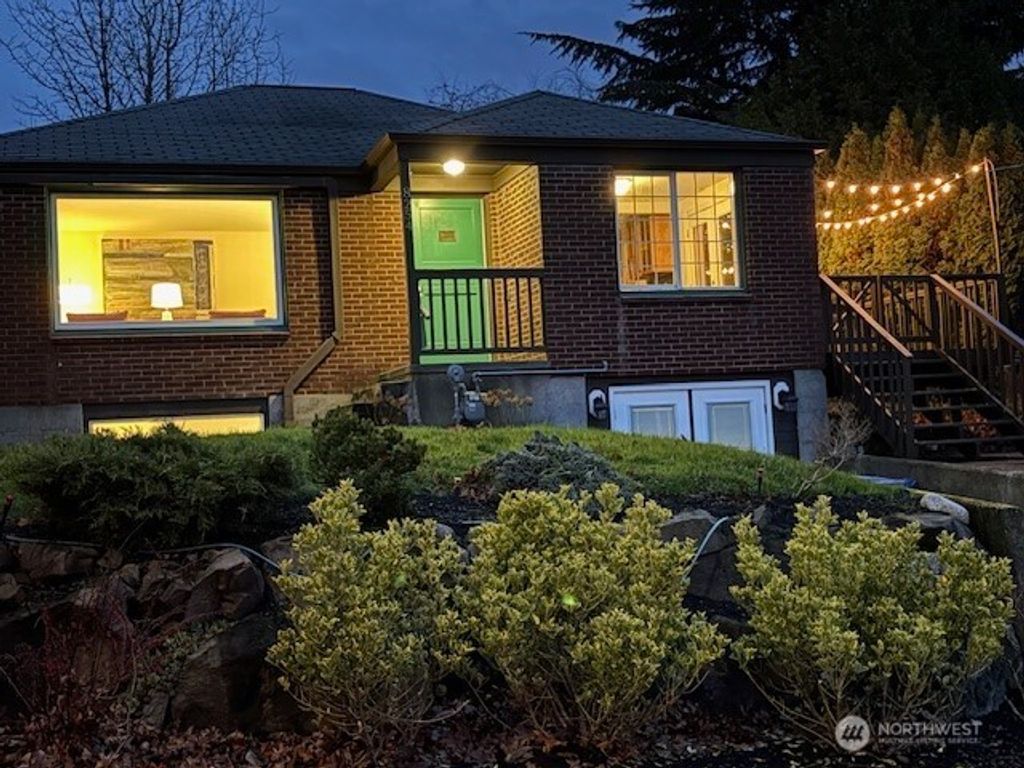 Photo of 8254 Bagley Avenue N, Seattle, WA 98103 (MLS # 2431367)