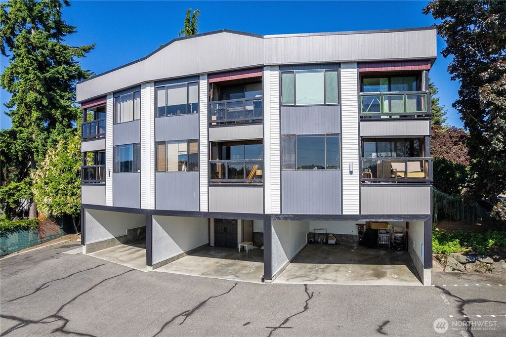 Photo of 740 N 32nd Street #3, Renton, WA 98056 (MLS # 2402631)