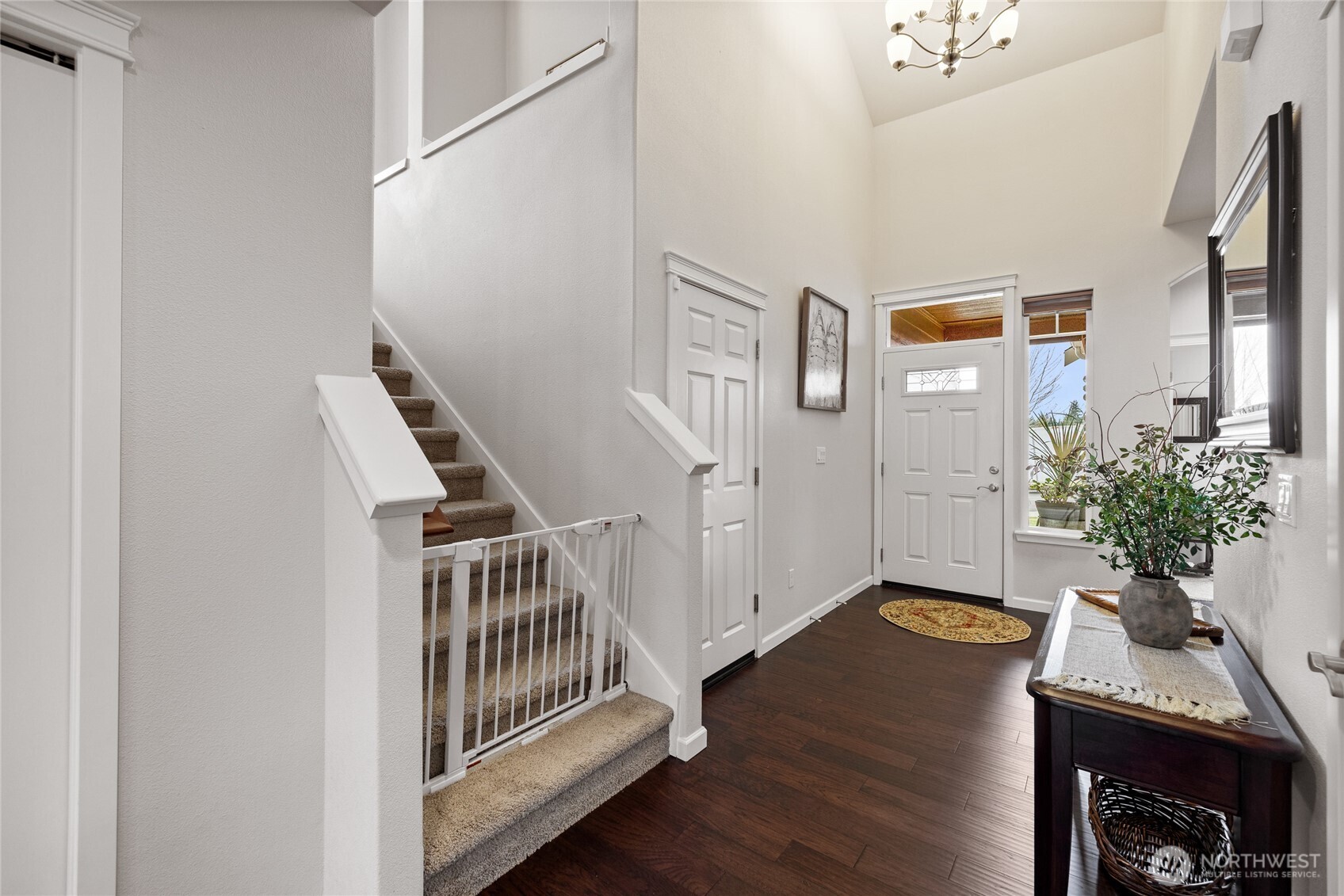 736 Mandee Street SE