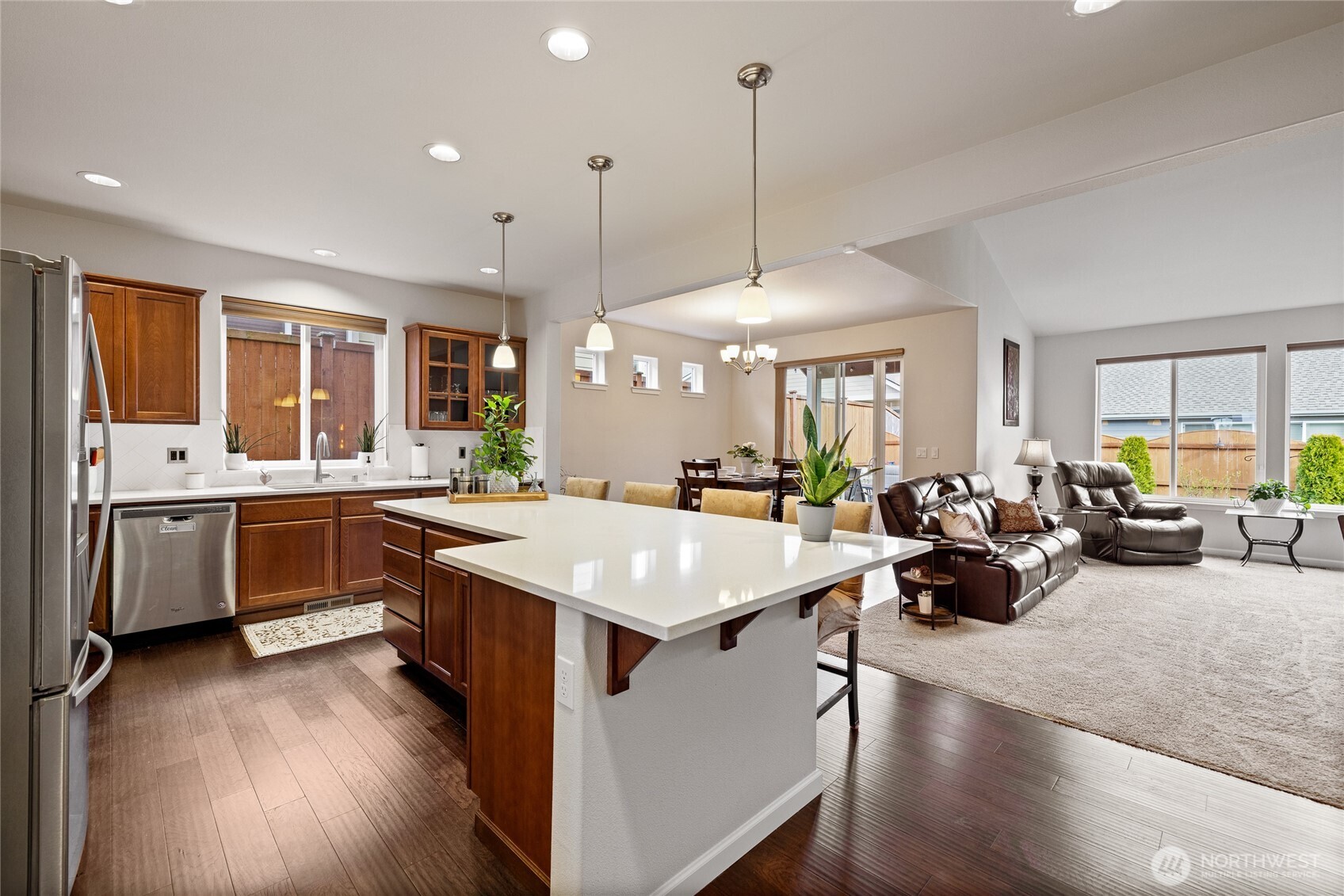 736 Mandee Street SE