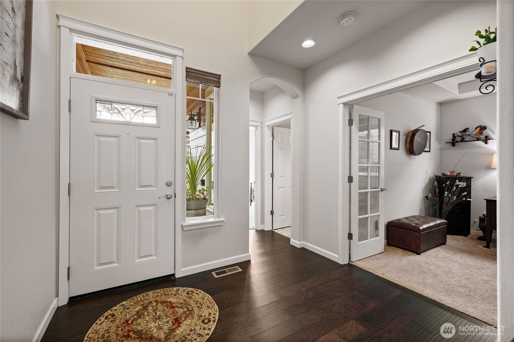 736 Mandee Street SE