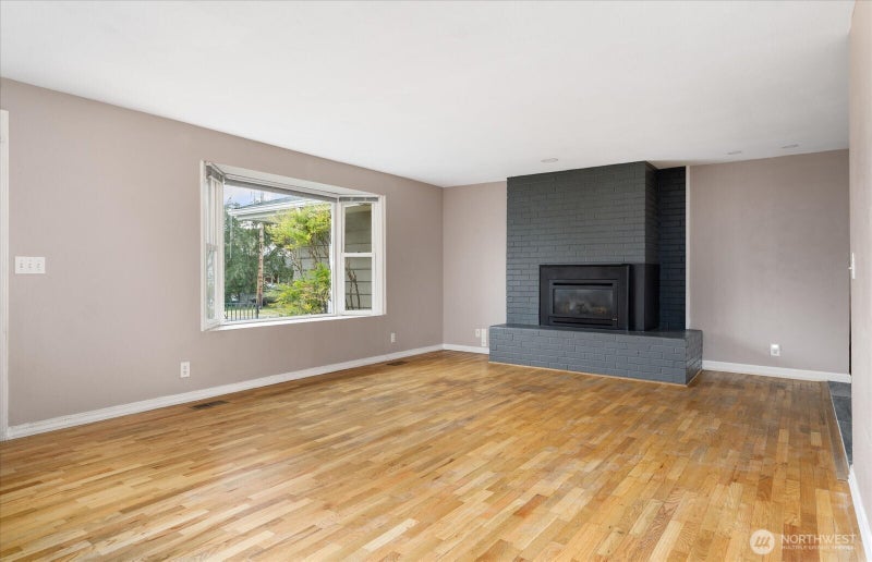 672 SE 4th Avenue