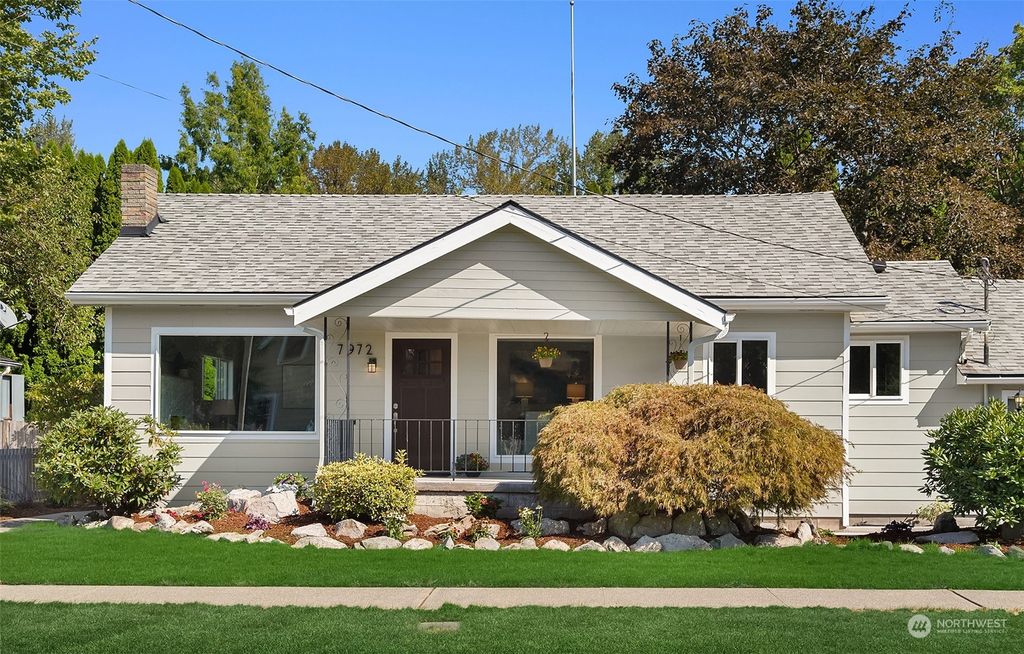 Photo of 7972 Maple Avenue SE, Snoqualmie, WA 98065 (MLS # 1999657)