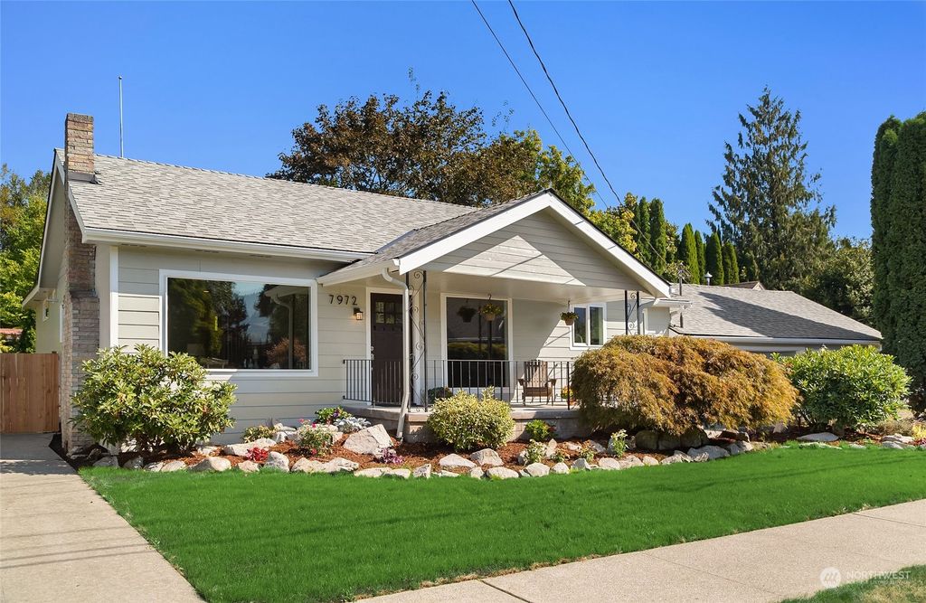Photo of 7972 Maple Avenue SE, Snoqualmie, WA 98065 (MLS # 1999657)