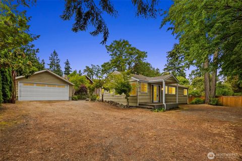 Photo of 14023 Meridian Avenue N, Seattle, WA 98133 (MLS # 2396976)