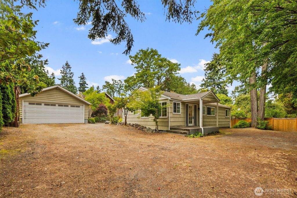Photo of 14023 Meridian Avenue N, Seattle, WA 98133 (MLS # 2396976)