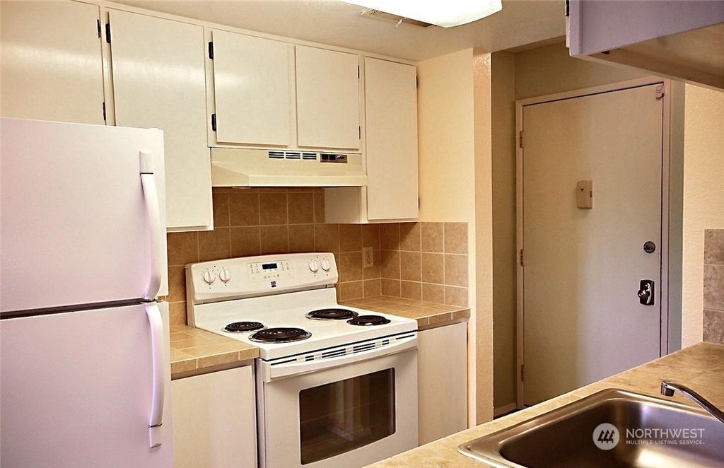 Photo of 323 75th Street SE #C-65, Everett, WA 98203 (MLS # 2075888)