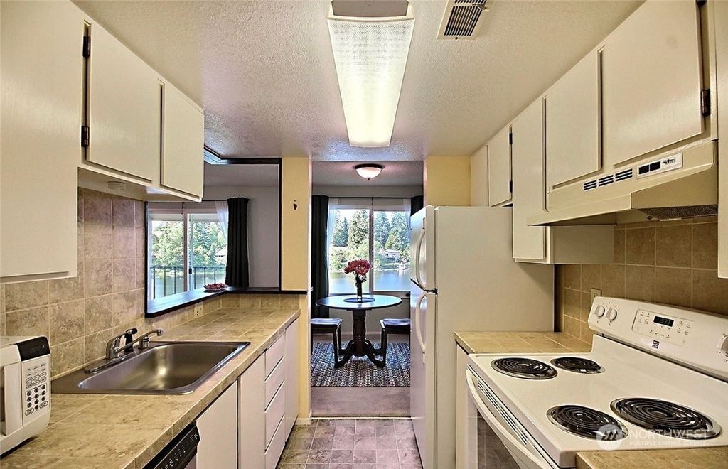 Photo of 323 75th Street SE #C-65, Everett, WA 98203 (MLS # 2075888)