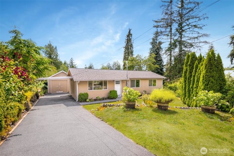Photo of 2524 200th Place SW, Lynnwood, WA 98036 (MLS # 2536885)