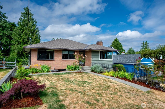 9823 41st Avenue SW, Seattle
