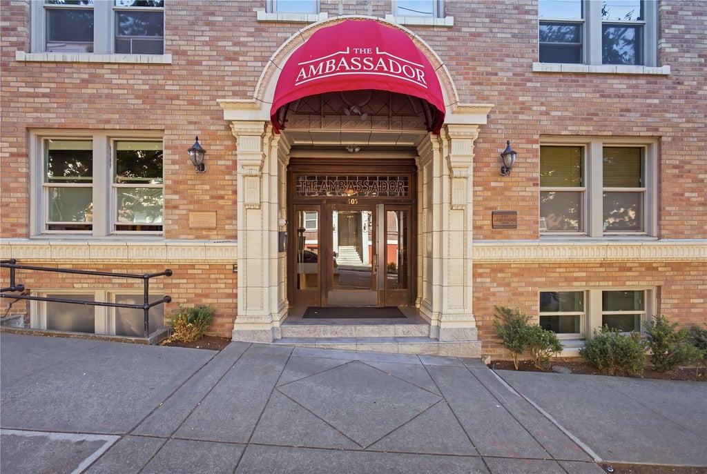 Photo of 505 E Denny Way #A305, Seattle, WA 98122 (MLS # 2594923)